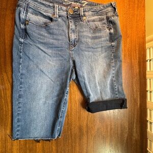 Seven7 Jean Shorts "Tummyless", 16W